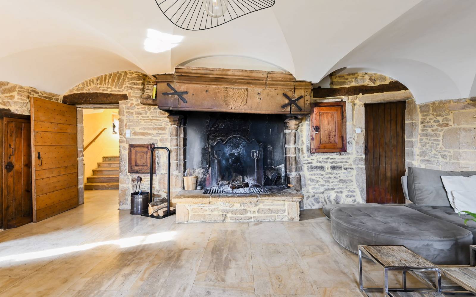 Pièces de vie avec cheminées ouvertes - Salon de 40 m² - Vue panoramique -