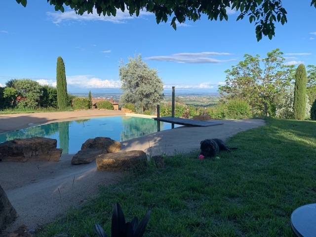 Ville-sur-Jarnioux, ancien Prieuré de 470 m² construit au XVème siècle