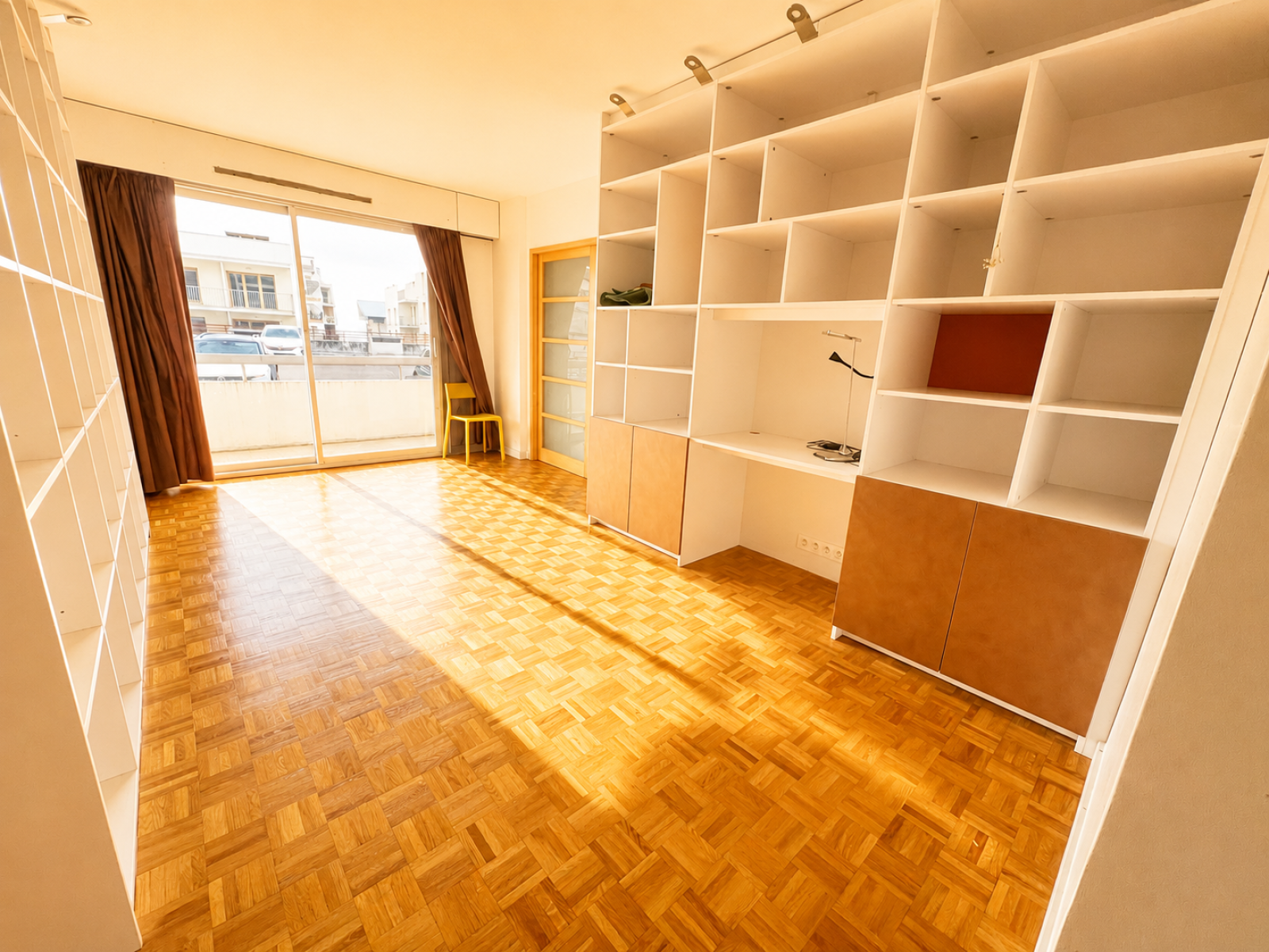 Grenoble, spacieux T7 de 163 m2, 5 chambres, dans rue calme