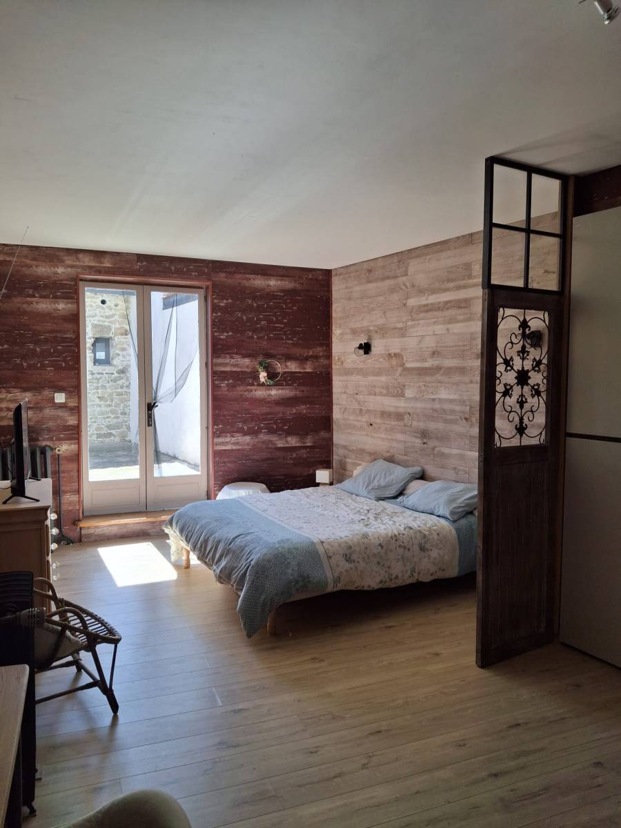 Millery centre village demeure en pierres