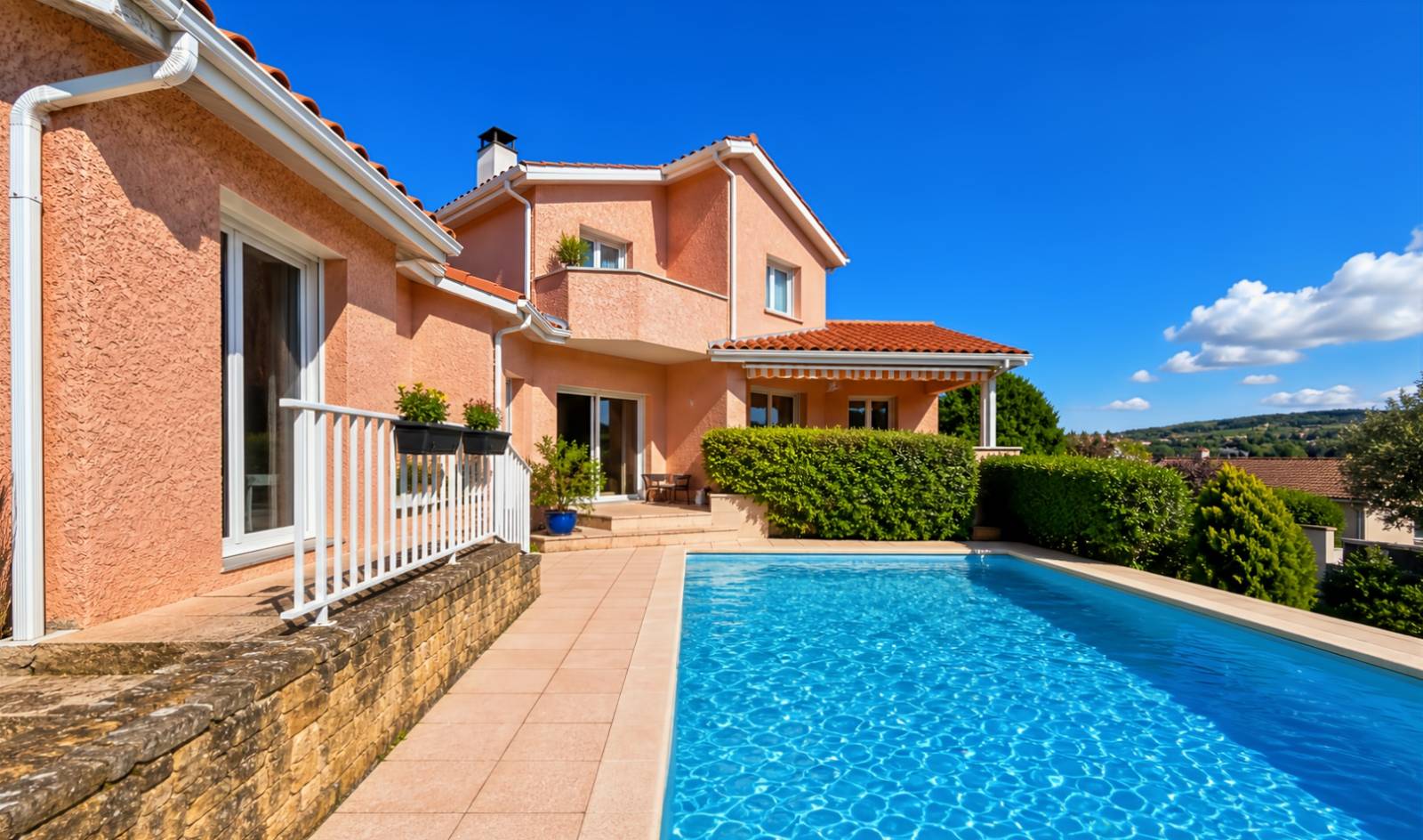 CHATILLON - Maison familiale avec piscine et vue dégagée