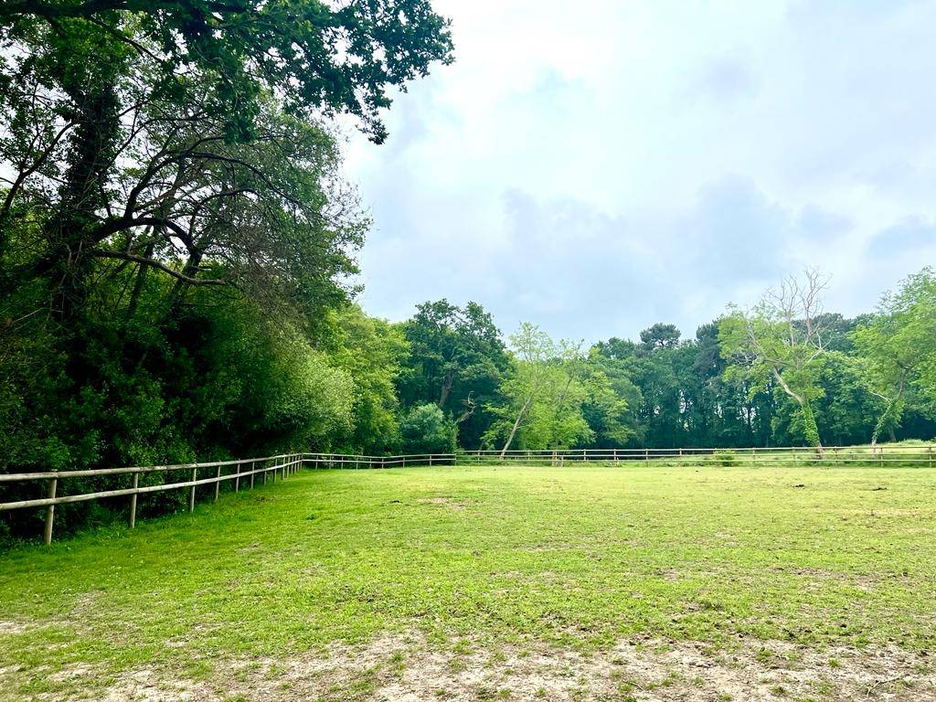 Propriété équestre d’exception à 2km des plages située dans les Pyrénées-Atlantiques  