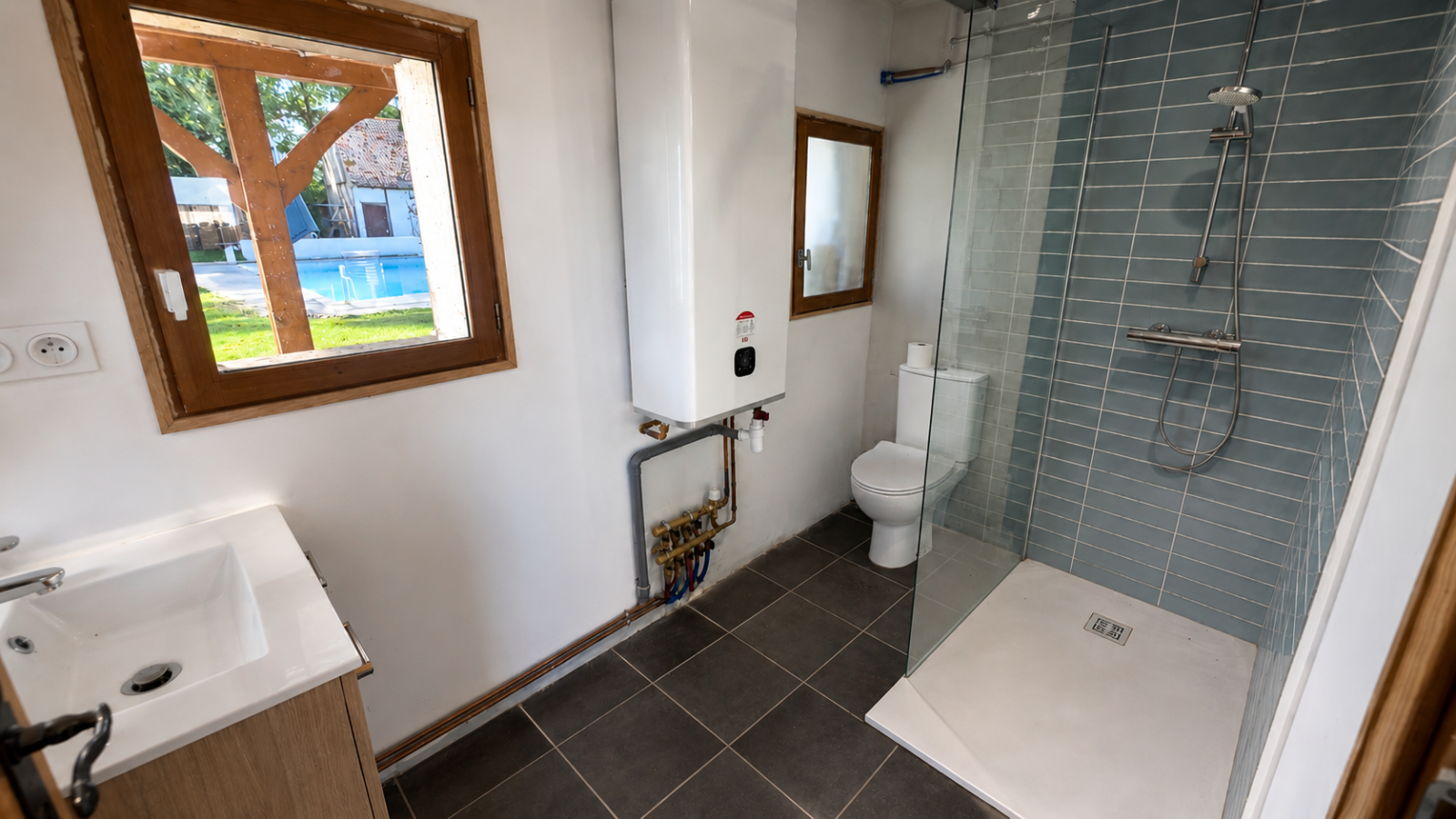 Mervans, Maison Bressane - 115m² - Piscine et Dépendances