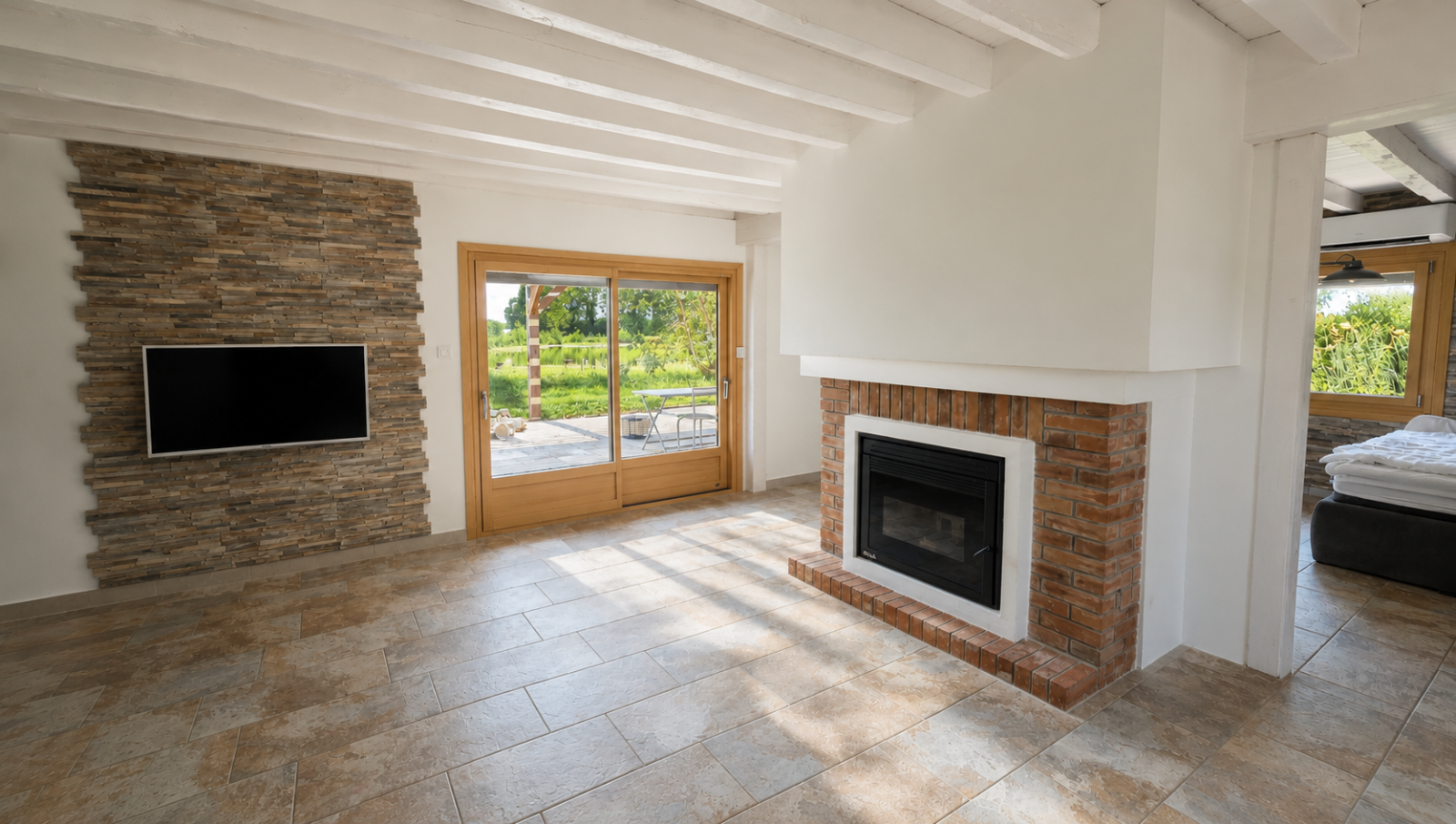 Simard, Maison bressane rénové – Étang privé, piscine et plus de 2 hectares de terrain