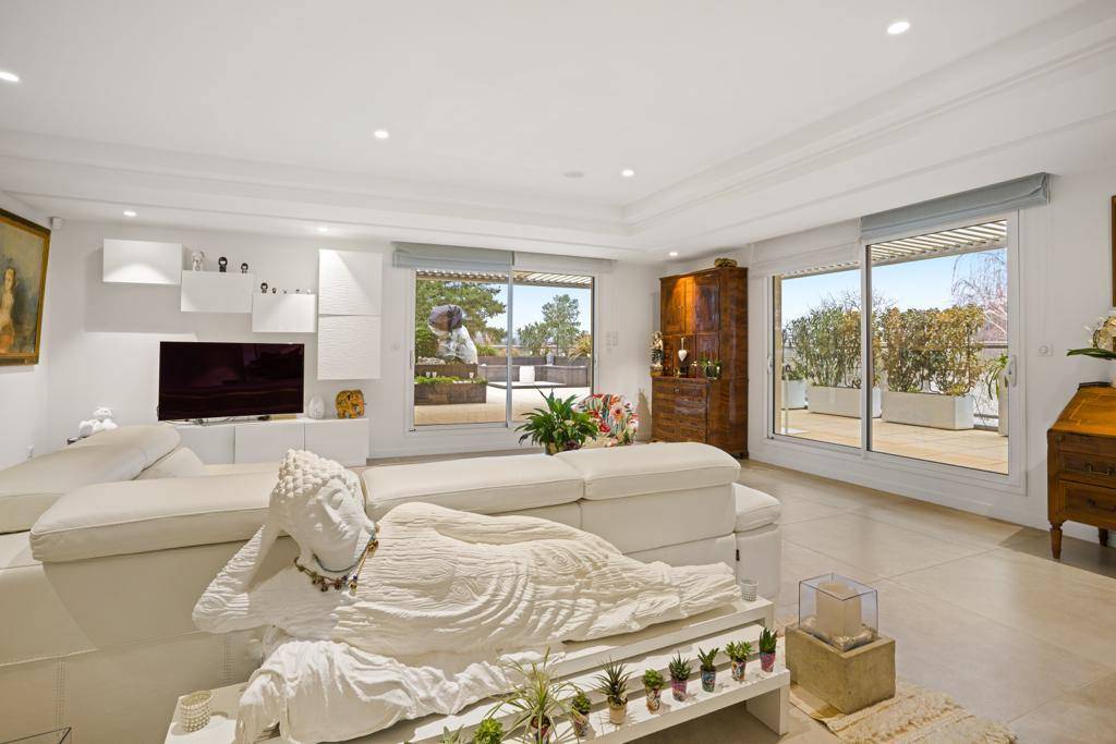 Toit terrasse dans résidence avec piscine Tassin-la-Demi-Lune  état neuf 