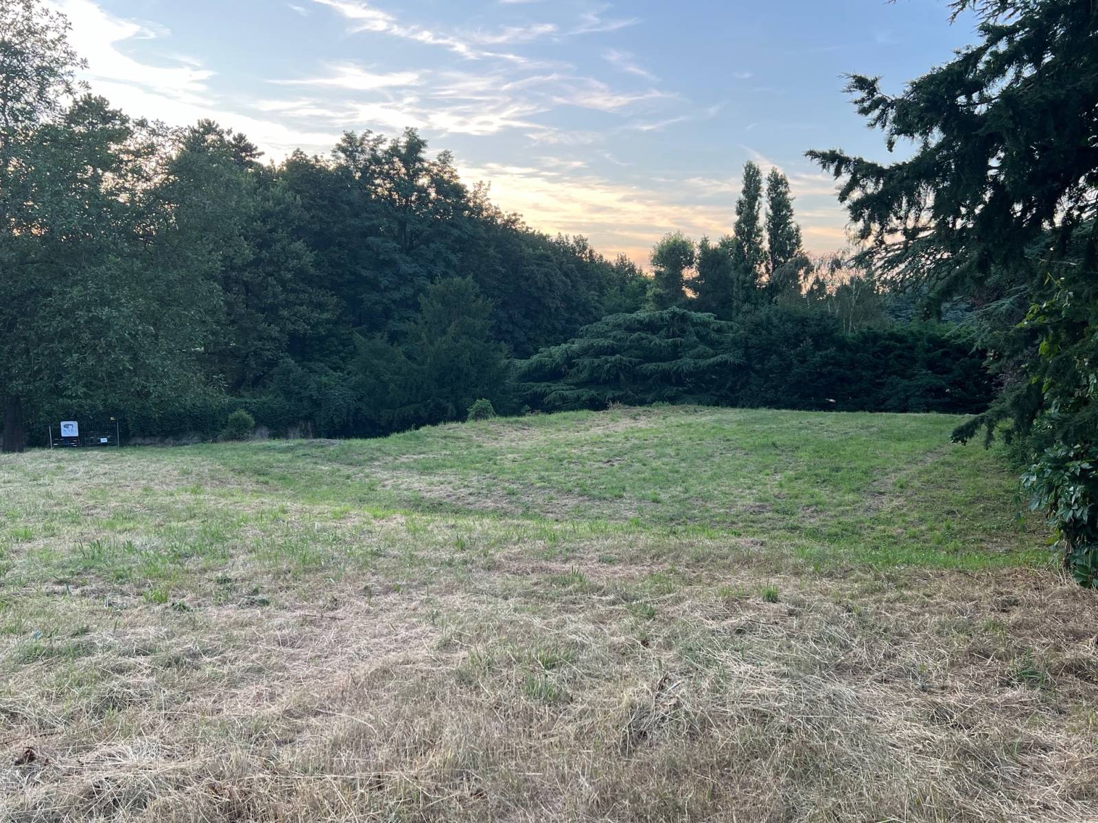 terrain plat sur caluire avec une vue 