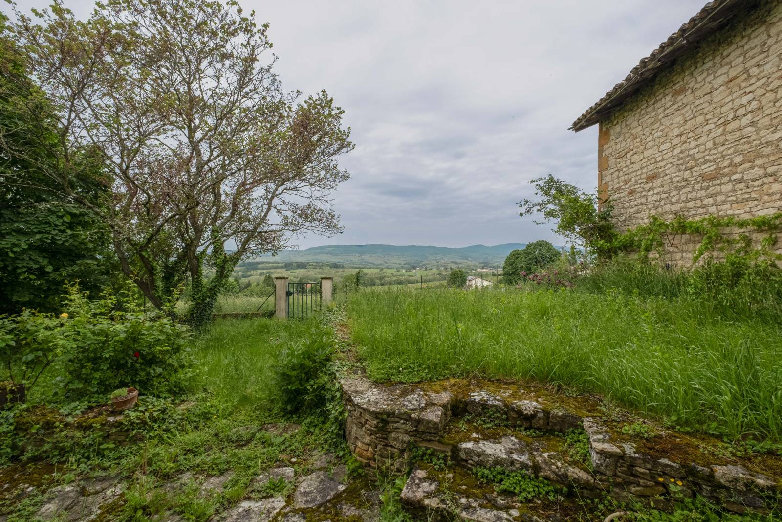 Belle maison en pierre à vendre sur Pommiers 