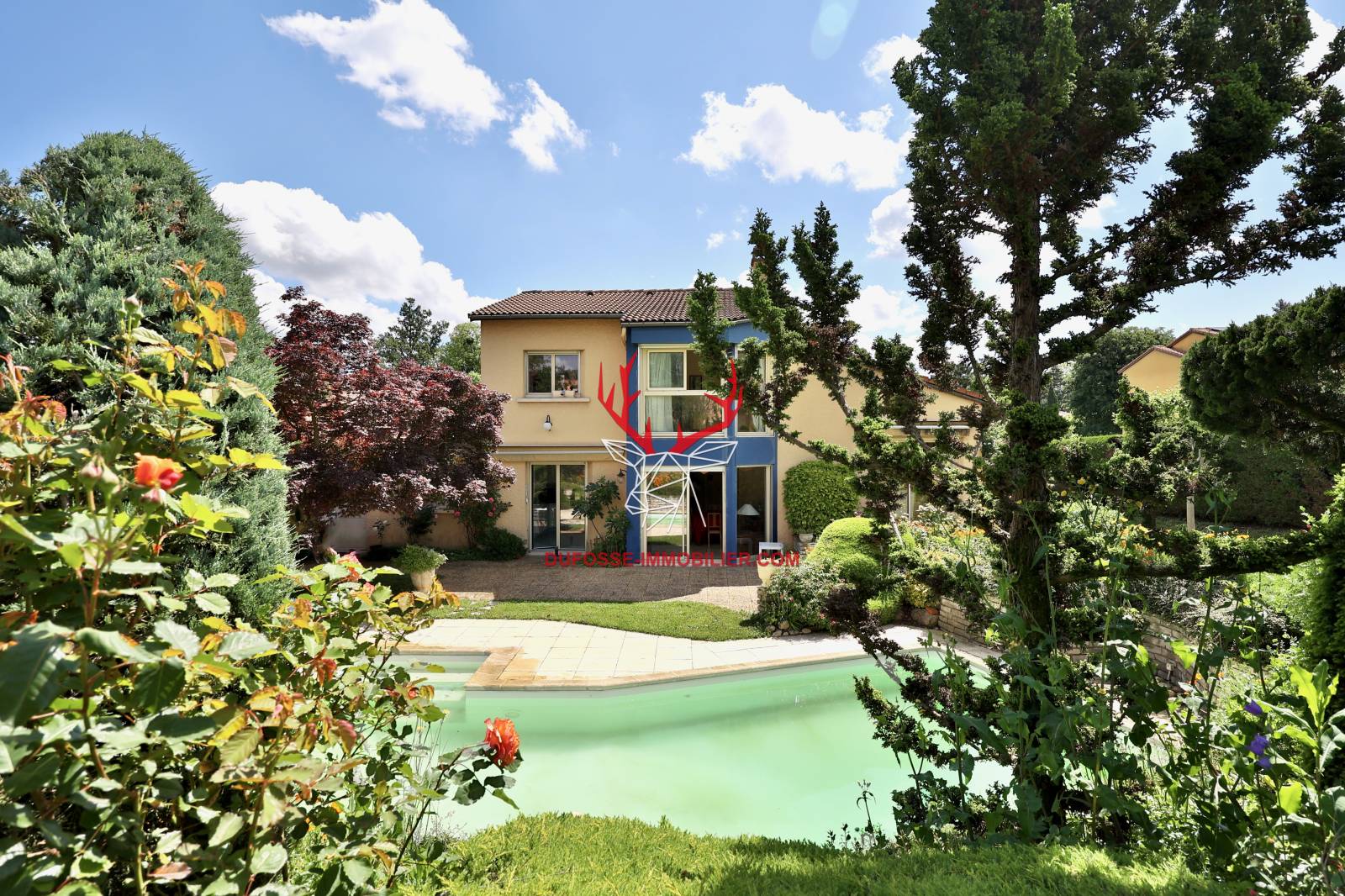 Appartement et maison à vendre entre 200 000 et 250 000 euros autour de Ecully Ouest lyonnais avec accès rapide aux commodités et écoles