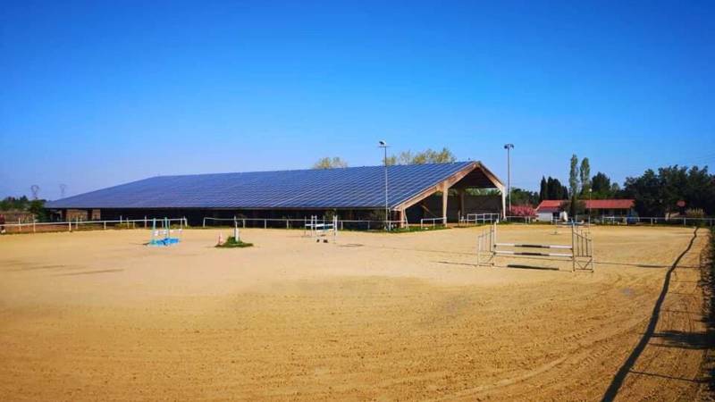 Structure équestre à vendre dans le Gard