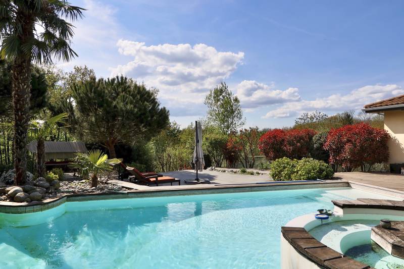 villa piscine 330 m2 Limonest Centre 