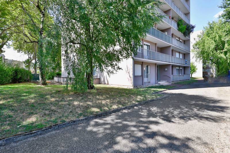 Copropriété fermée avec gardien