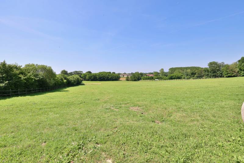 Un lieu d'exception au coeur de 14 hectares de nature préservée situé à seulement 1h30 de Genève