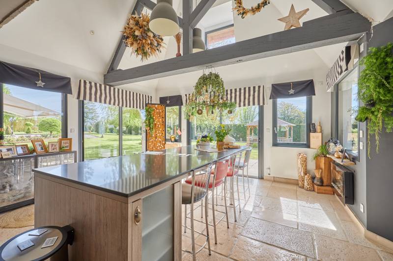 Maison en colombage très lumineuse