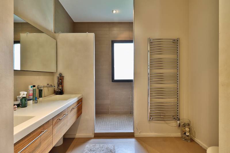 2 chambres de plain pied pour cette  superbe villa 4 chambres à Dommartin