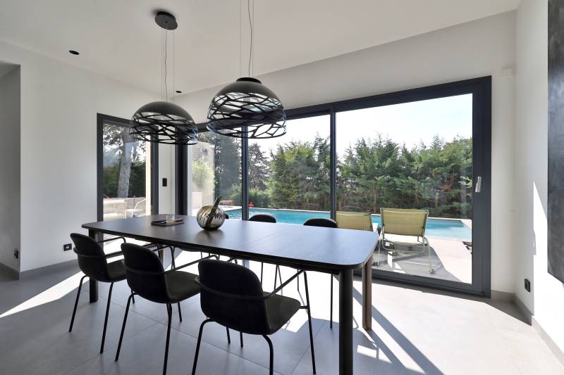 Limonest - Maison 4 chambres au calme avec piscine
