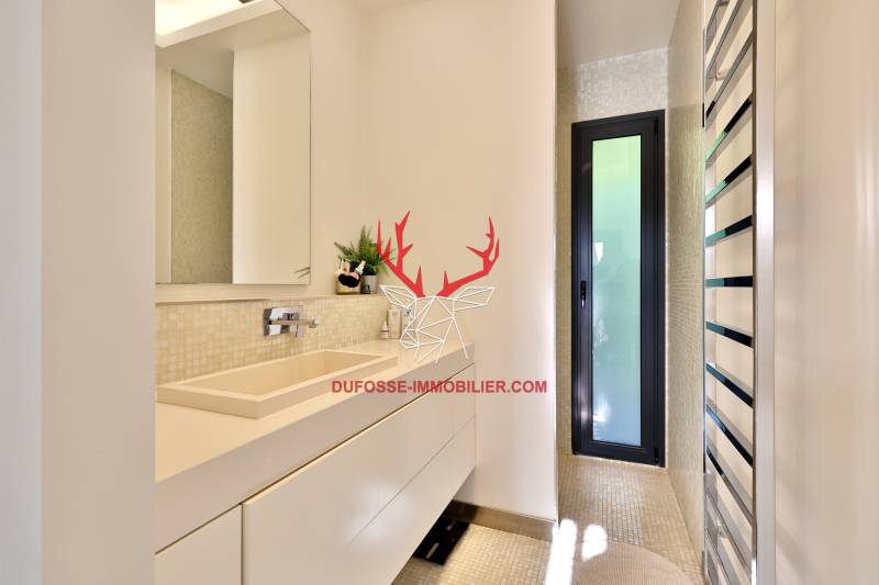 Saint-Cyr-au-Mont-d'Or, maison contemporaine de plain pied