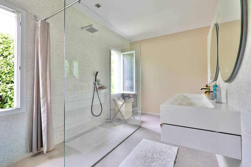 La Tour-de-Salvagny maison familiale 226 m² 5 chambres + bureau