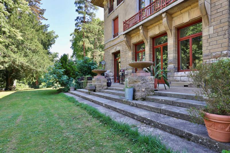 Saint-Germain-au-Mont-d'Or, spectaculaire T4 de 176 m2 en rez-de jardin