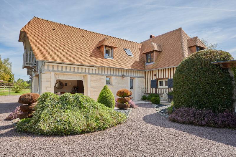 Maison de 245 m² sur 11 813 M² de terrain