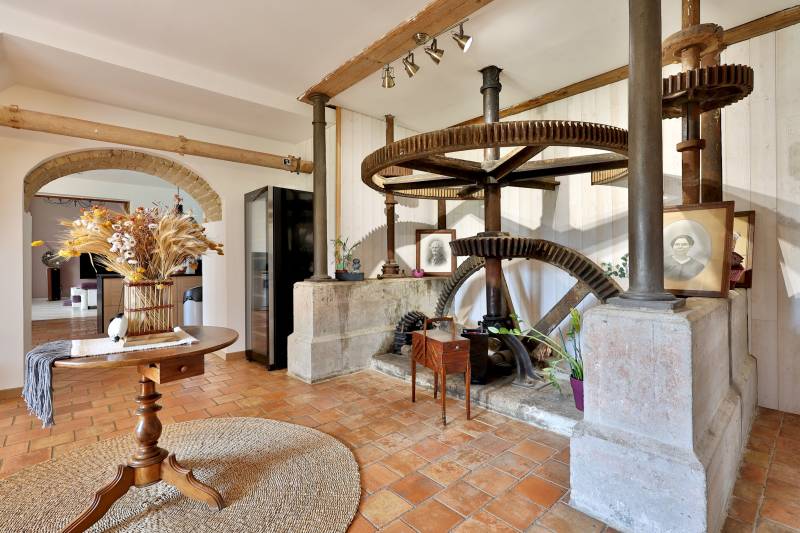Maison de 465m2 avec 3,5 Hectares proche de LYON