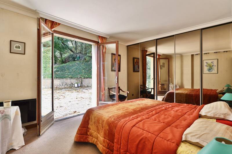 NEYRON - Maison familiale de 323m2 surplombant le parc de Miribel-Jonage