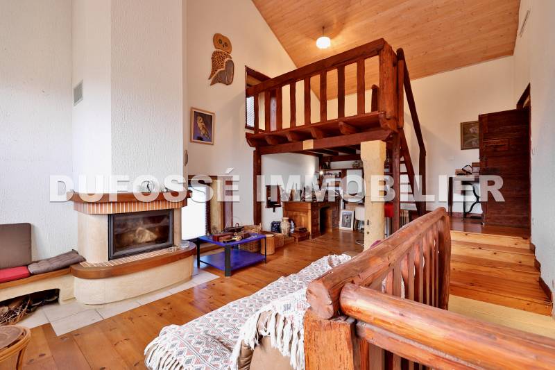 Propriété en Pierres Dorées Légny  