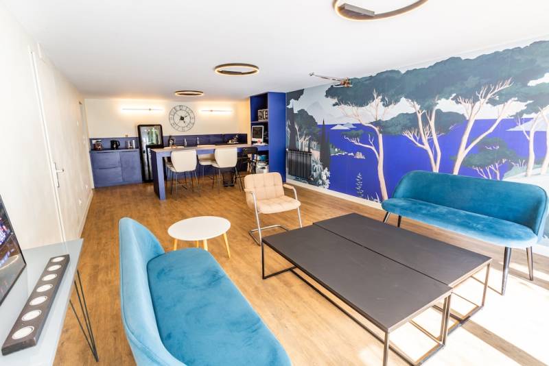 Corenc Montfleury, lumineuse villa 320 m2, 5 chambres, terrain avec piscine proche écoles, commerces et transports, vue Belledonne