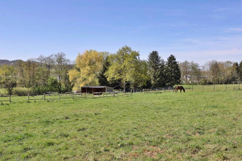 villa 8 chambres garage 8 voitures pouvant être transformé en habitation