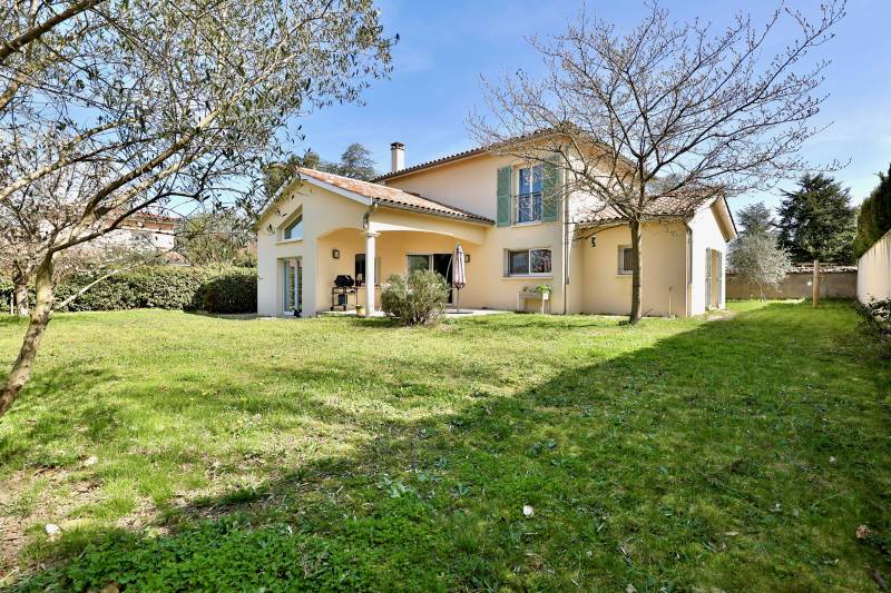 Taluyers Jardin arboré piscinable 