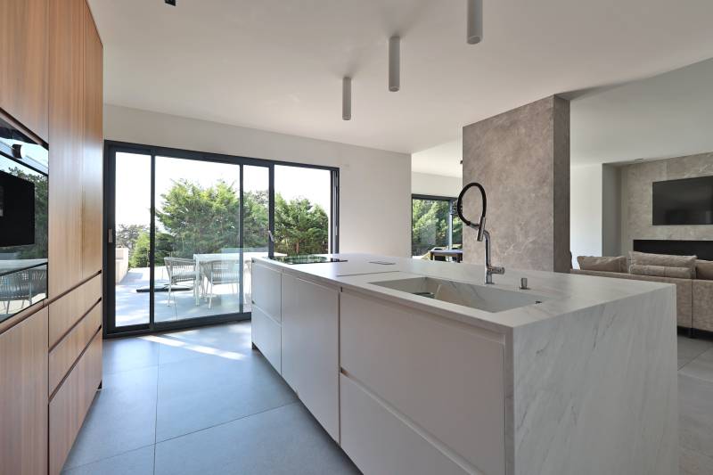 Limonest - Maison 4 chambres au calme avec piscine