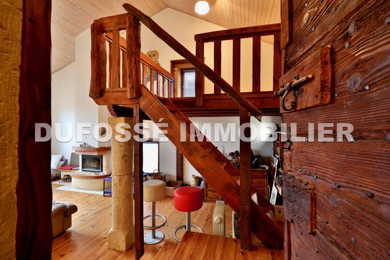 Propriété en Pierres Dorées Légny  