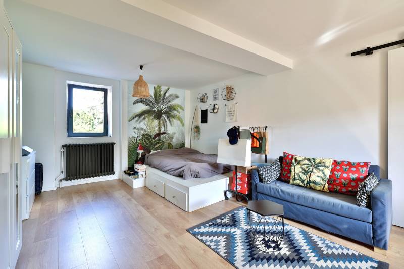 belle bâtisse ancienne rénovée Saint-Genis-les-Ollières  au calme, proche commodités