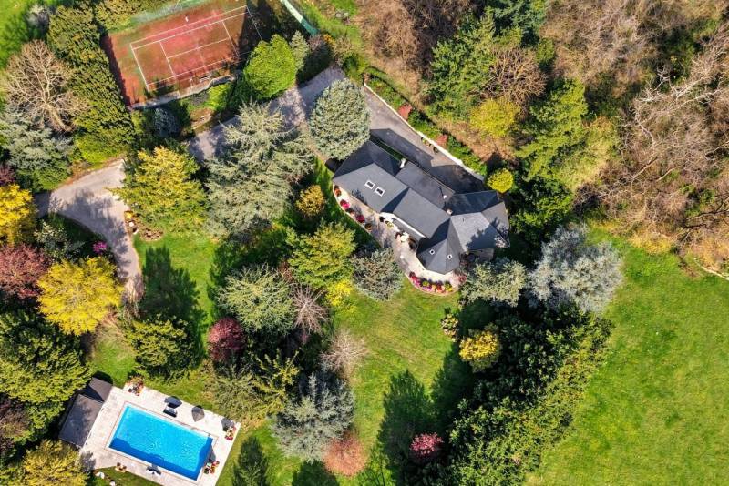 Propriété d'exception 310m² dans un écrin de verdure de 2ha (38790)