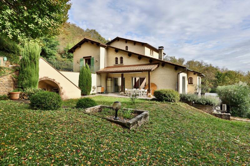 NEYRON - Maison familiale de 323m2 surplombant le parc de Miribel-Jonage