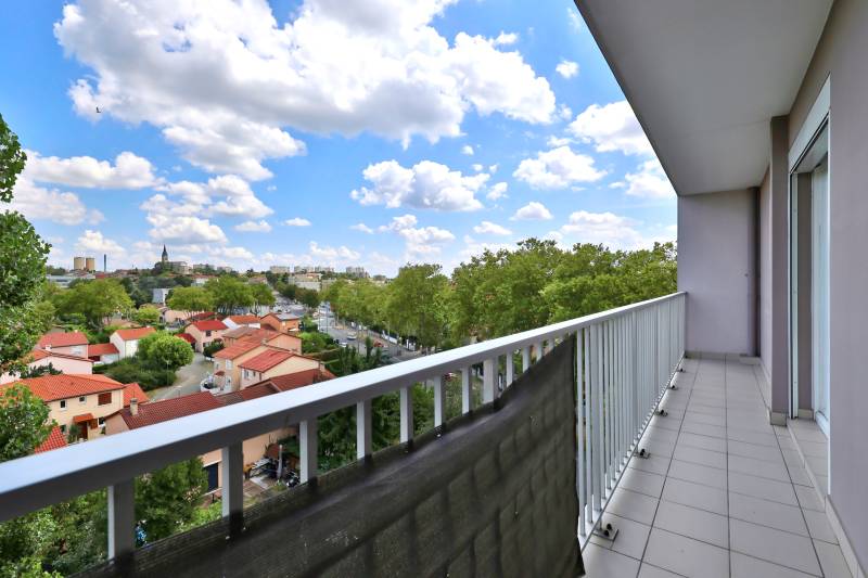Balcon de 9m2 à l'Est