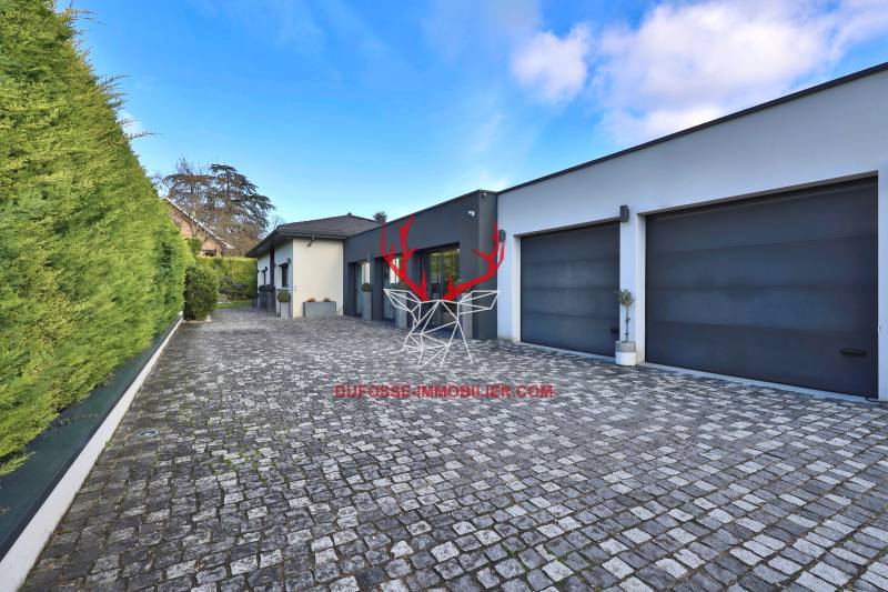Saint-Cyr-au-Mont-d'Or, maison contemporaine de plain pied