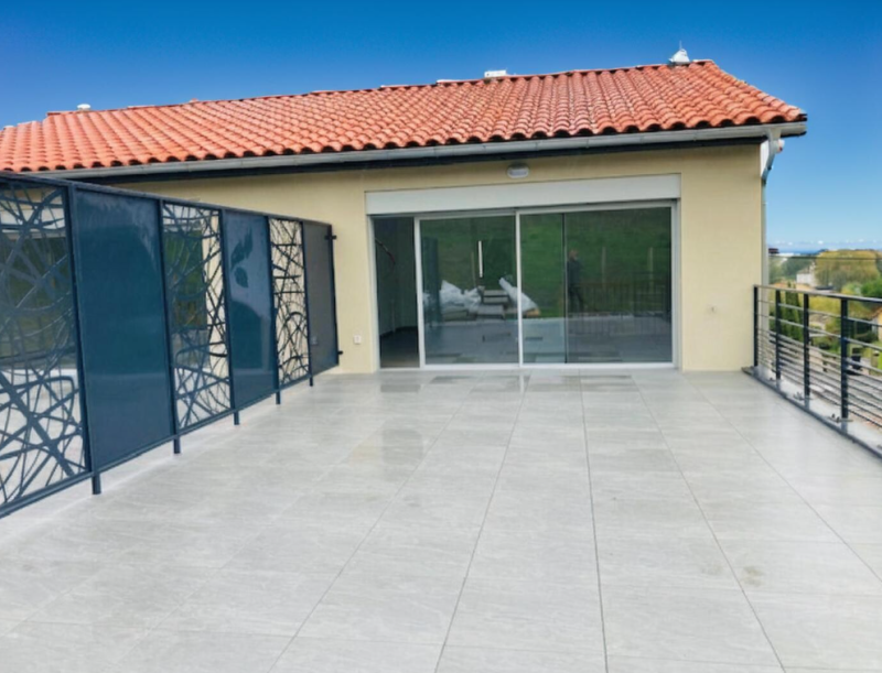 Maison construite en 2025/2026 en duplex avec terrasse et jardin - Communay