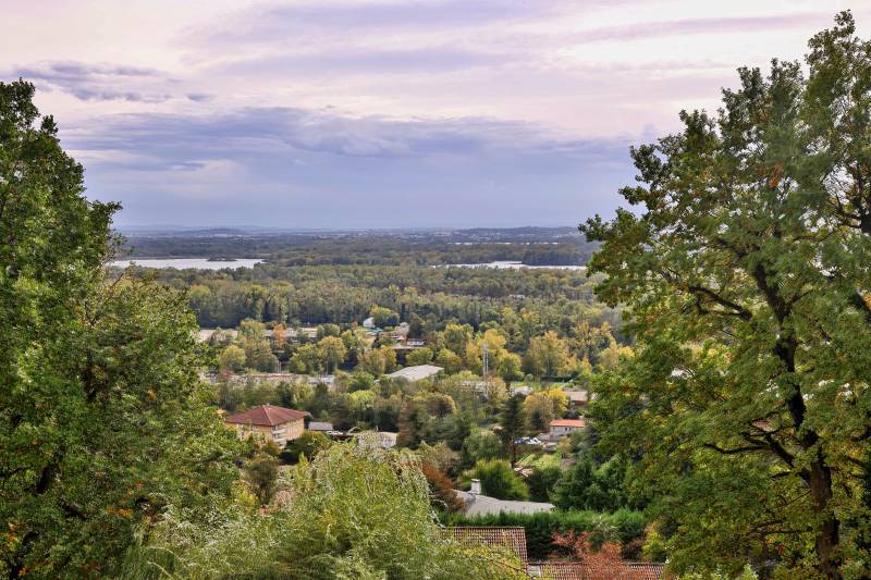 NEYRON - Maison familiale de 323m2 surplombant le parc de Miribel-Jonage