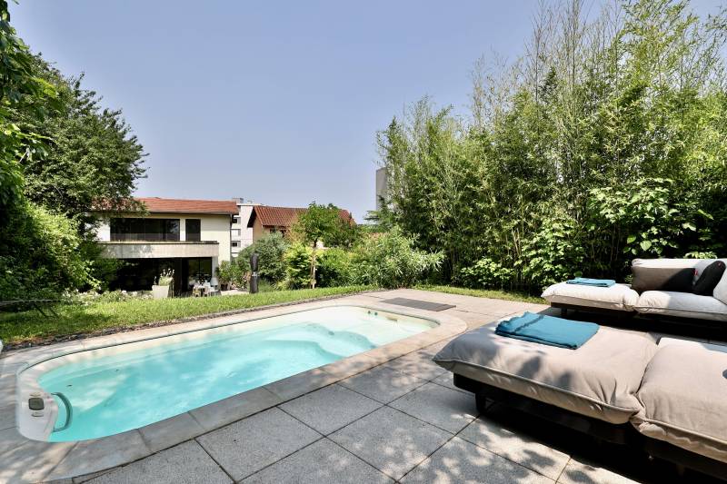 Caluire-et-Cuire, villa au calme, jardin, piscine, dépendance, 5 chambres, proches commodités