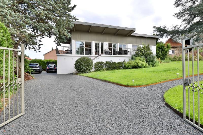 Francheville, villa rénovée avec goût au calme