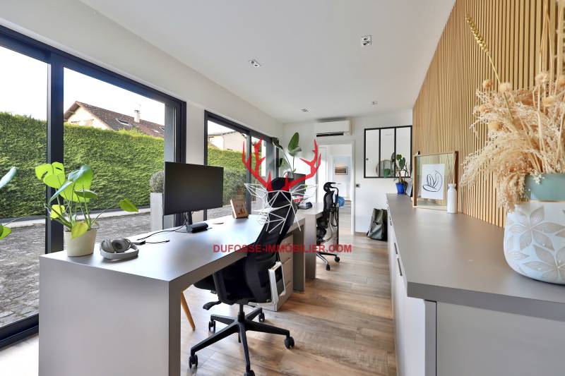 Saint-Cyr-au-Mont-d'Or, maison contemporaine de plain pied