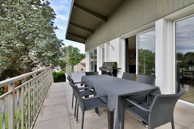 Francheville, villa rénovée avec goût au calme