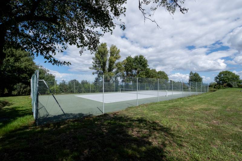 Lentilly court de tennis garage double 