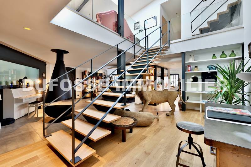 Coup de cœur : propriété Lyon 08  Maison type loft 4 chambres et 3 garages