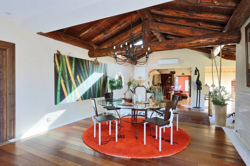Limonest, centre, a vendre maison  Terrain arboré avec piscine