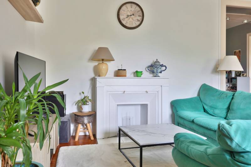 Saint-Genis-Laval, cadre champêtre, cheminée ancienne, belle luminosité