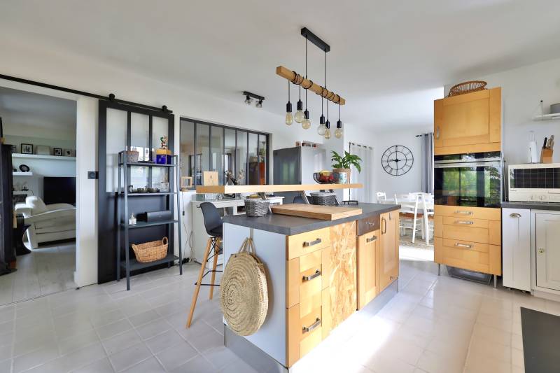 La Tour-de-Salvagny maison familiale 180 m² – 6 chambres