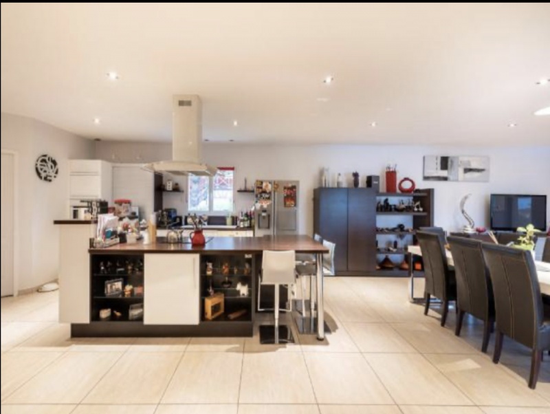 villa de plain pied beau terrain au calme