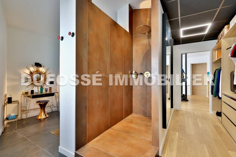 Coup de cœur : propriété Lyon 08  Maison type loft 4 chambres et 3 garages
