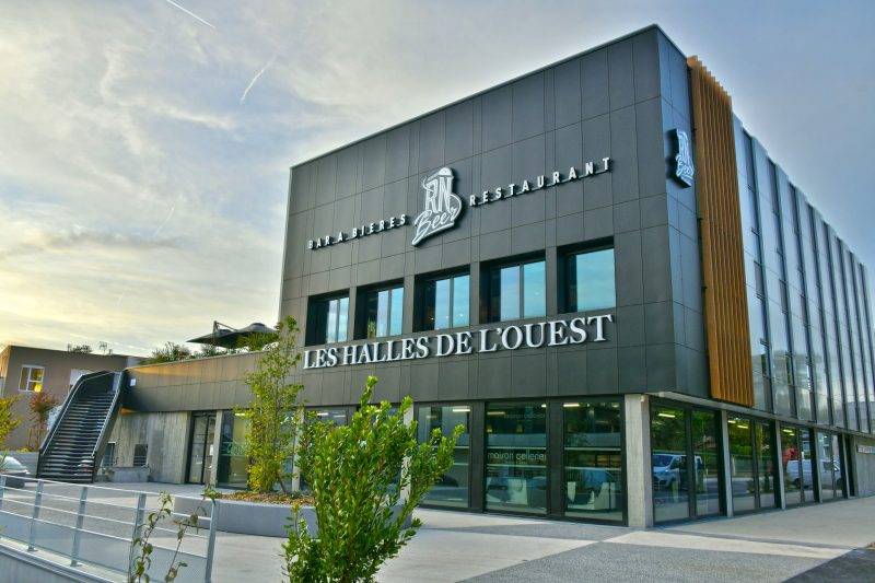 Appartement T4 proche centre Charbonnières-les-Bains proche commerces, bus tcl, piste cyclable et Les Halls de l'Ouest.
